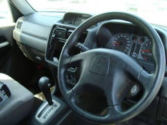 2003 Mitsubishi Pajero Pics