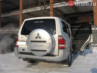 2003 Mitsubishi Pajero Pictures