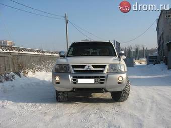 2003 Mitsubishi Pajero Photos