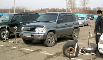 2003 Mitsubishi Pajero