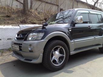 2003 Mitsubishi Pajero Photos