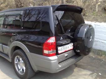 2003 Mitsubishi Pajero Photos