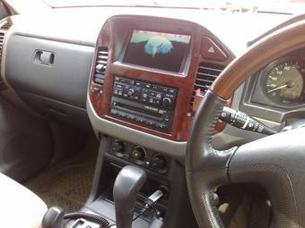 2003 Mitsubishi Pajero Photos