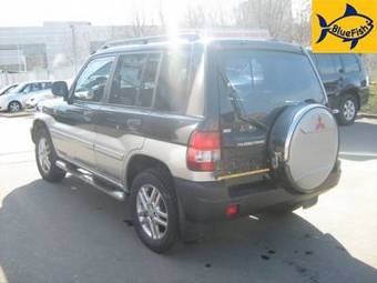 2003 Mitsubishi Pajero Pictures