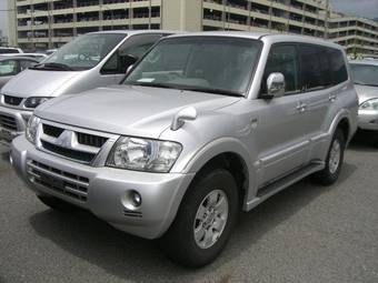 2003 Mitsubishi Pajero Photos