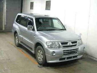 2003 Mitsubishi Pajero Pictures