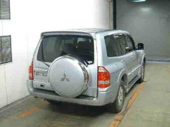 2003 Mitsubishi Pajero Photos