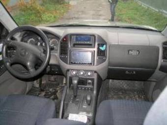 2003 Mitsubishi Pajero Pictures
