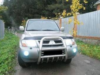 2003 Mitsubishi Pajero Pictures