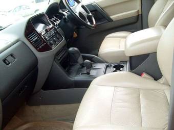 2003 Mitsubishi Pajero Pictures