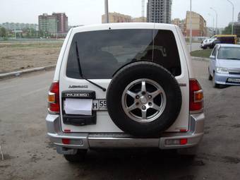 2003 Mitsubishi Pajero Wallpapers
