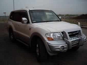 2003 Mitsubishi Pajero Images