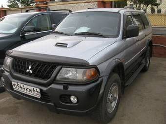 2003 Mitsubishi Pajero Photos