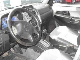 2003 Mitsubishi Pajero Pictures