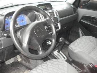 2003 Mitsubishi Pajero Pictures