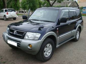 2003 Mitsubishi Pajero Photos