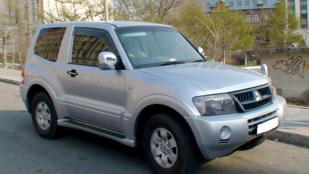 2003 Mitsubishi Pajero