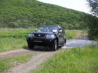 2003 Mitsubishi Pajero Pictures