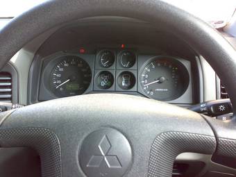 2003 Mitsubishi Pajero Pictures