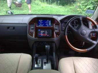 2003 Mitsubishi Pajero Photos