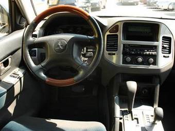 2003 Mitsubishi Pajero Wallpapers