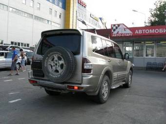 2003 Mitsubishi Pajero Pictures