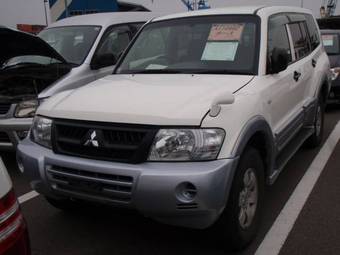 2003 Mitsubishi Pajero Photos
