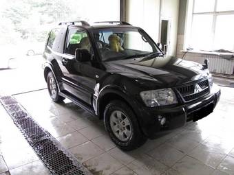 2003 Mitsubishi Pajero Photos