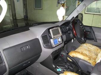 2003 Mitsubishi Pajero Photos