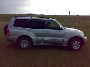 2003 Mitsubishi Pajero Photos