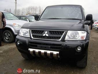 2003 Mitsubishi Pajero Photos