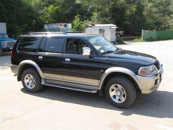 2003 Mitsubishi Pajero Pictures
