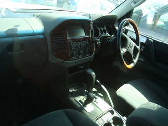 2003 Mitsubishi Pajero Pictures