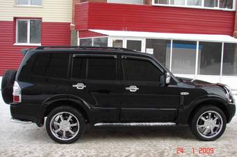 2003 Mitsubishi Pajero Pictures