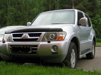 2004 Mitsubishi Pajero Pictures