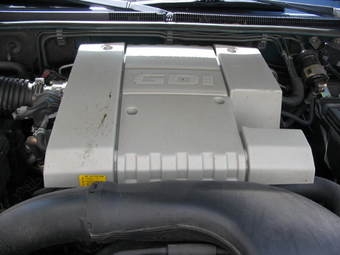 2004 Mitsubishi Pajero Pictures