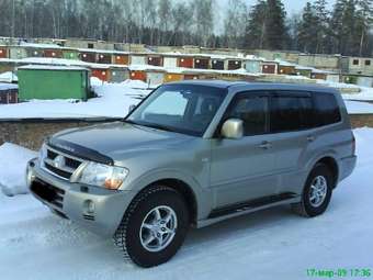 2004 Mitsubishi Pajero Pictures