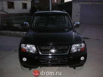 2004 Mitsubishi Pajero Pictures