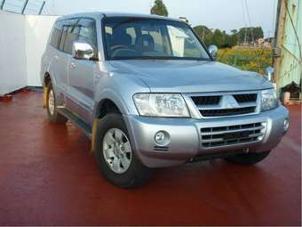 2004 Mitsubishi Pajero Pictures