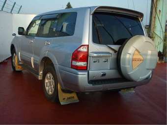 2004 Mitsubishi Pajero Pics