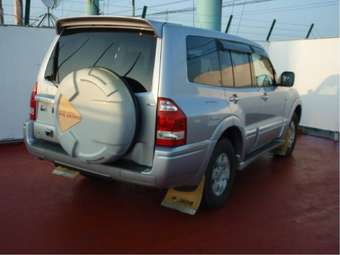 2004 Mitsubishi Pajero Pictures