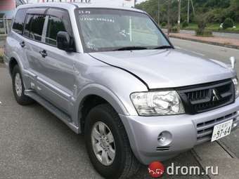 2004 Mitsubishi Pajero Pics