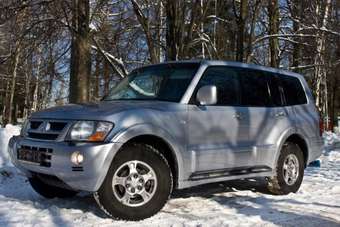 2004 Mitsubishi Pajero Pictures