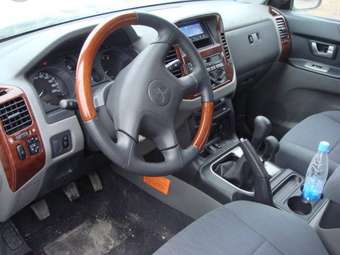 2004 Mitsubishi Pajero Pics