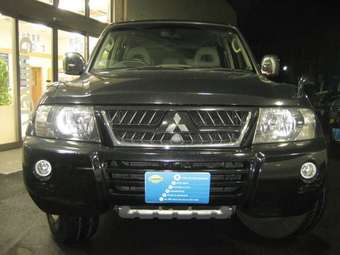 2004 Mitsubishi Pajero Pictures