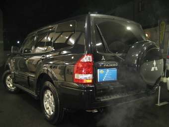 2004 Mitsubishi Pajero Photos