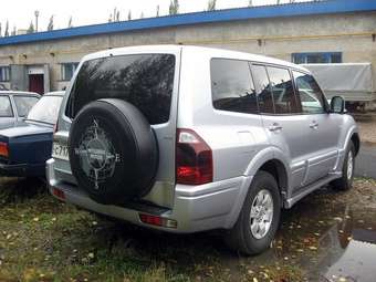 2004 Mitsubishi Pajero Pictures