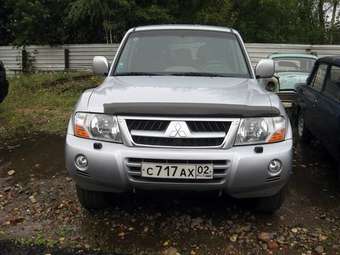 2004 Mitsubishi Pajero Pictures