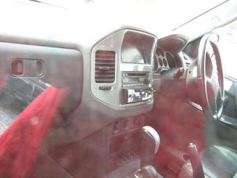 2004 Mitsubishi Pajero Pics