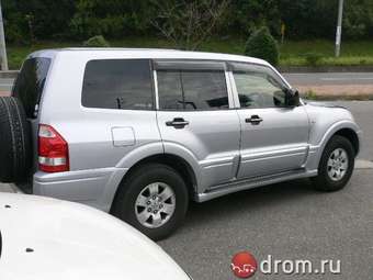 2004 Mitsubishi Pajero Pics